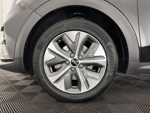 Kia e-Niro ExecutiveLine 64 kWh [ 3-Fase ] {SOH-100%} (INCL-BTW) Aut. *PANO | LUXURY-LEATHER | JBL-AUDIO | FULL-LED | NAVI-FULLMAP | DAB | ADAPTIVE-CRUISE | CAMERA | MEMORY-PACK | LANE-ASSIST | CCS-FASTLOADER | KEYLESS | DIGI-COCKPIT | 17"ALU*