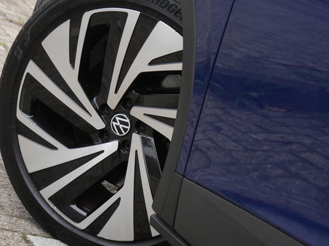 Volkswagen ID.4 1ST MAX77kWh/ PANORAMADAK/ 360°CAMERA/ ELEKT. KLEP/ HEAD-UP/ ERGO STOELEN