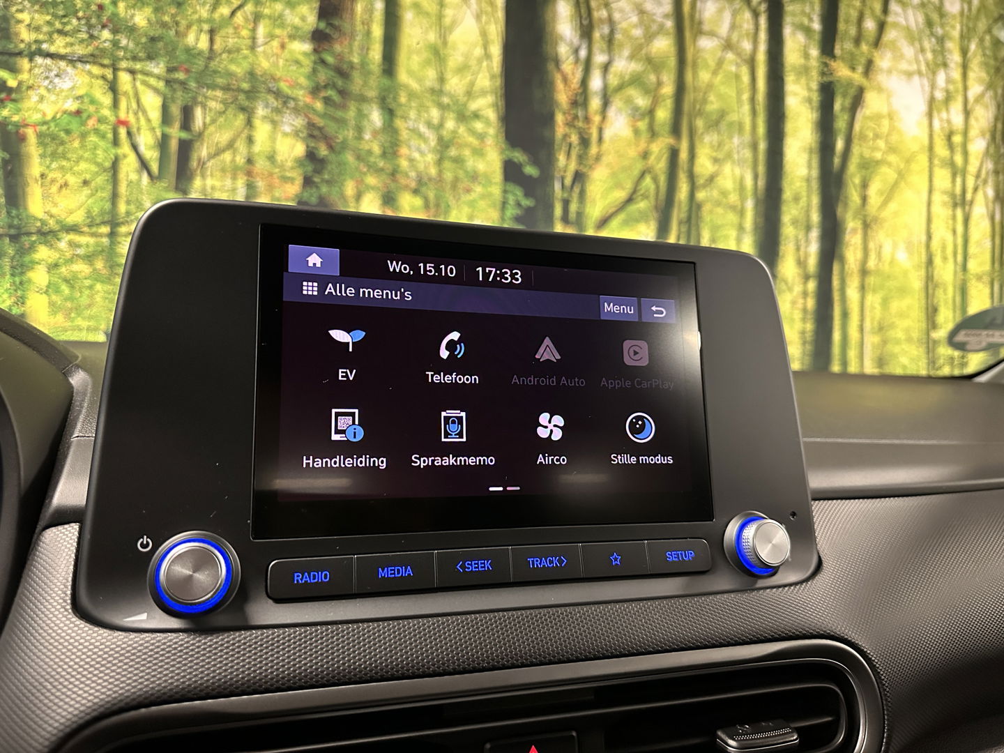 Hyundai KONA EV Comfort Smart 39 kWh | Parkeersensoren | Cruise Control | Achteruitrijcamera | Apple Carplay | Android Auto | Stoel/Stuurverwarming | Keyless | DAB | Airconditioning