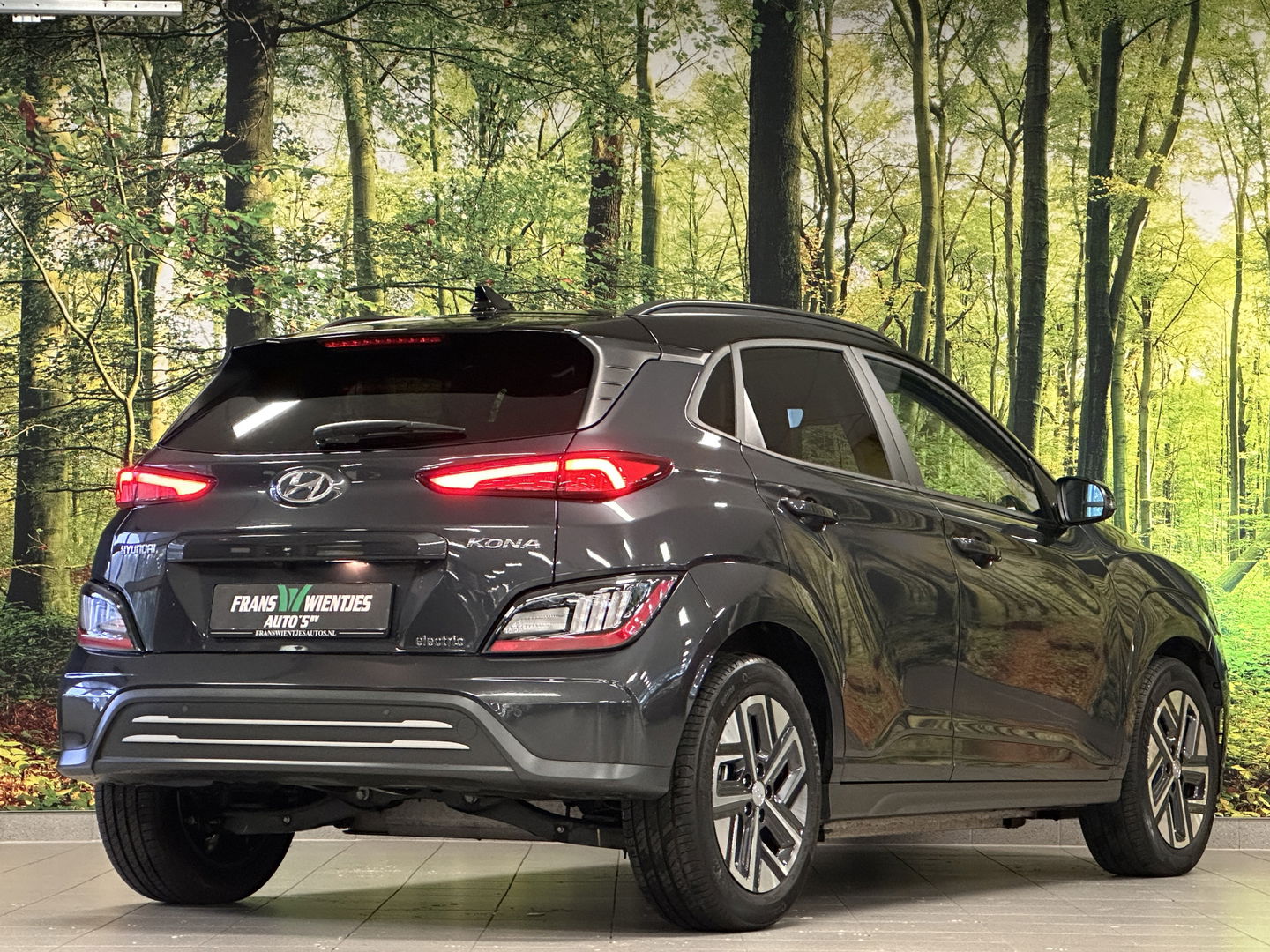 Hyundai KONA EV Comfort Smart 39 kWh | Parkeersensoren | Cruise Control | Achteruitrijcamera | Apple Carplay | Android Auto | Stoel/Stuurverwarming | Keyless | DAB | Airconditioning