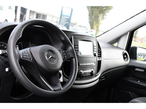 Mercedes-Benz Vito 119 CDI L2 DC Black Edition Camera, Cruise, LED, Carplay, Automaat, Stoelverwarming, 190pk, Trekhaak, Uniek!
