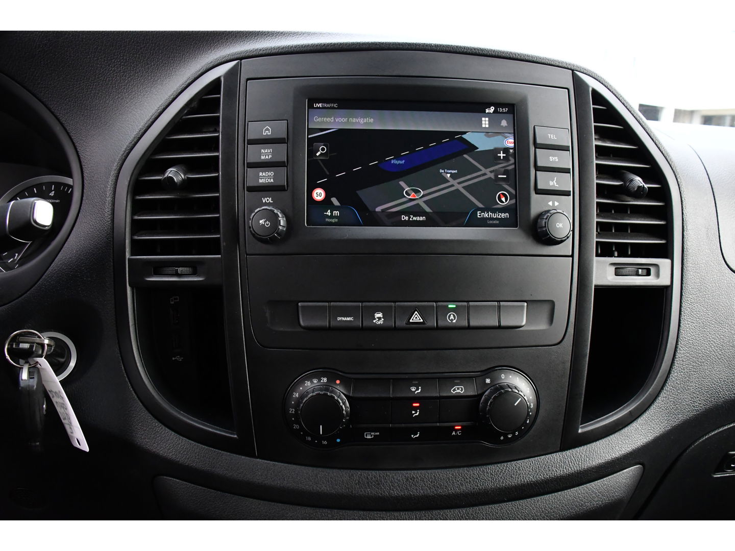 Mercedes-Benz Vito 119 CDI L2 DC Black Edition Camera, Cruise, LED, Carplay, Automaat, Stoelverwarming, 190pk, Trekhaak, Uniek!
