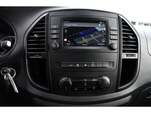 Mercedes-Benz Vito 119 CDI L2 DC Black Edition Camera, Cruise, LED, Carplay, Automaat, Stoelverwarming, 190pk, Trekhaak, Uniek!