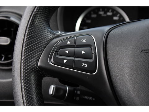 Mercedes-Benz Vito 119 CDI L2 DC Black Edition Camera, Cruise, LED, Carplay, Automaat, Stoelverwarming, 190pk, Trekhaak, Uniek!