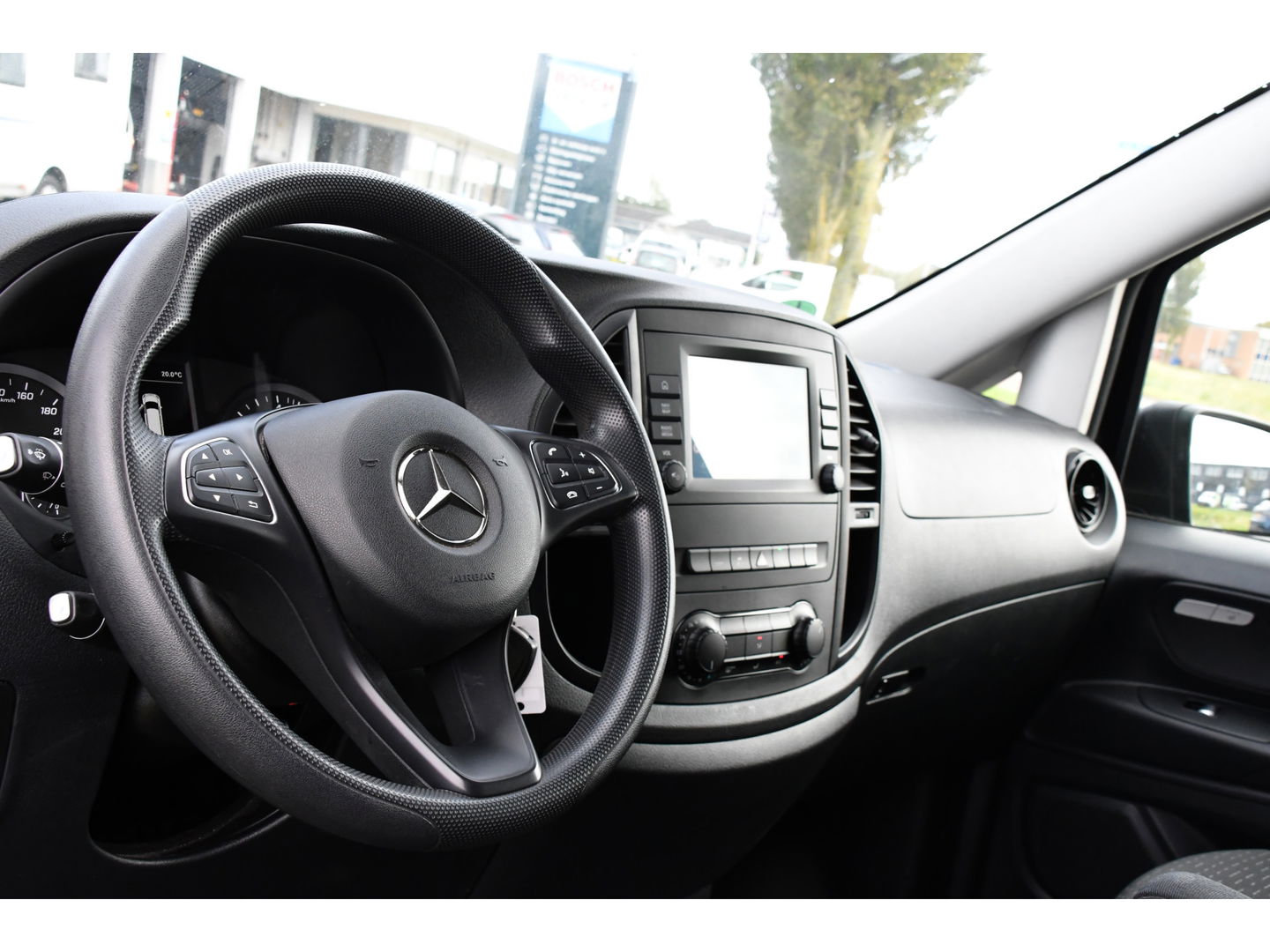 Mercedes-Benz Vito 119 CDI L2 DC Black Edition Camera, Cruise, LED, Carplay, Automaat, Stoelverwarming, 190pk, Trekhaak, Uniek!