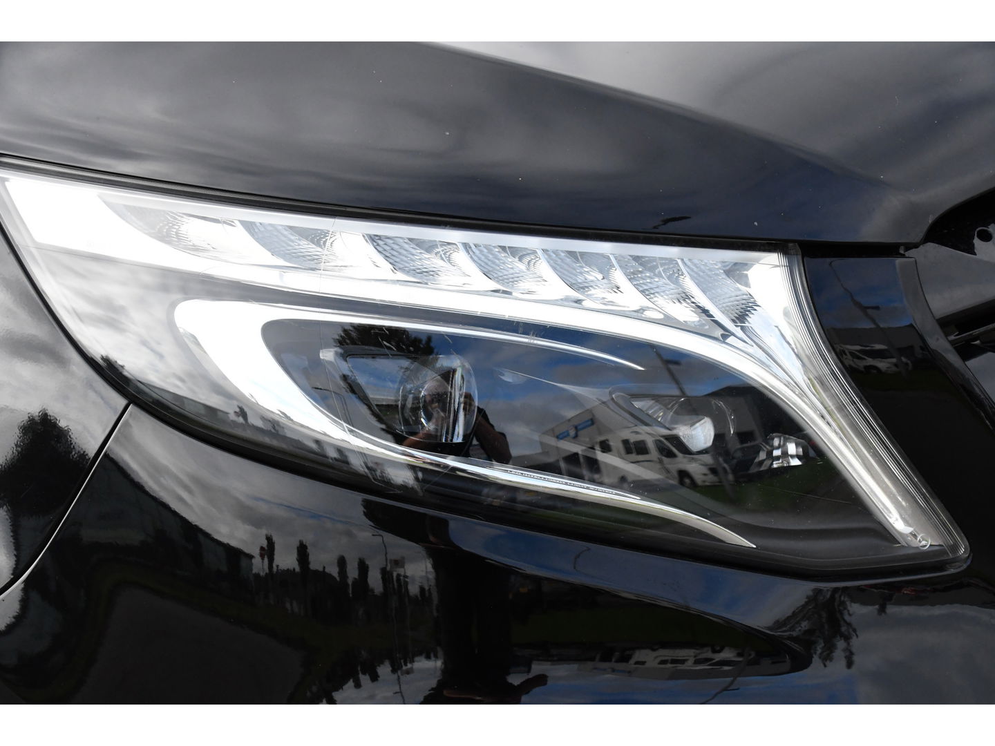 Mercedes-Benz Vito 119 CDI L2 DC Black Edition Camera, Cruise, LED, Carplay, Automaat, Stoelverwarming, 190pk, Trekhaak, Uniek!