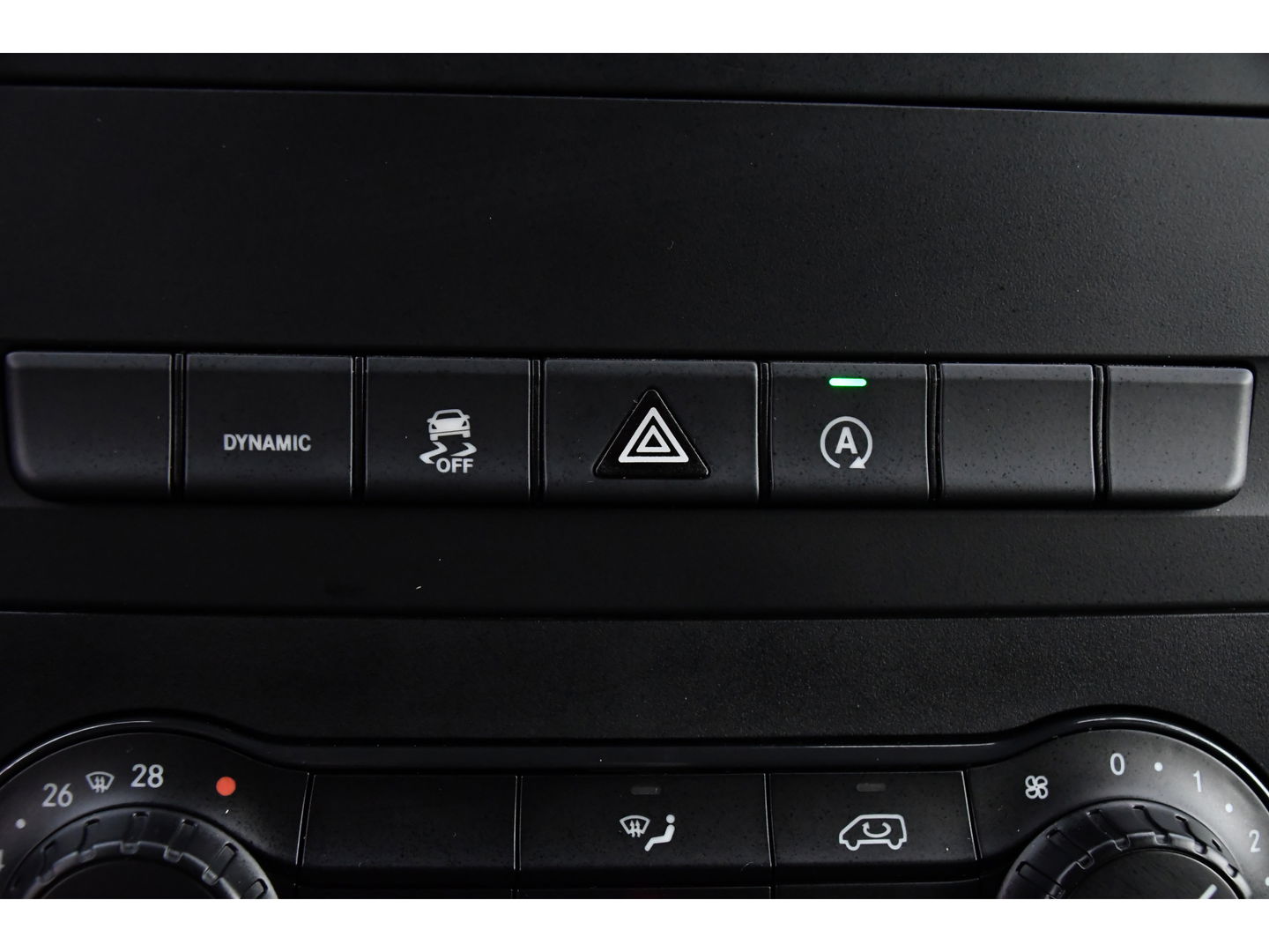Mercedes-Benz Vito 119 CDI L2 DC Black Edition Camera, Cruise, LED, Carplay, Automaat, Stoelverwarming, 190pk, Trekhaak, Uniek!