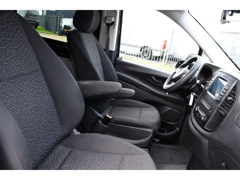 Mercedes-Benz Vito 119 CDI L2 DC Black Edition Camera, Cruise, LED, Carplay, Automaat, Stoelverwarming, 190pk, Trekhaak, Uniek!