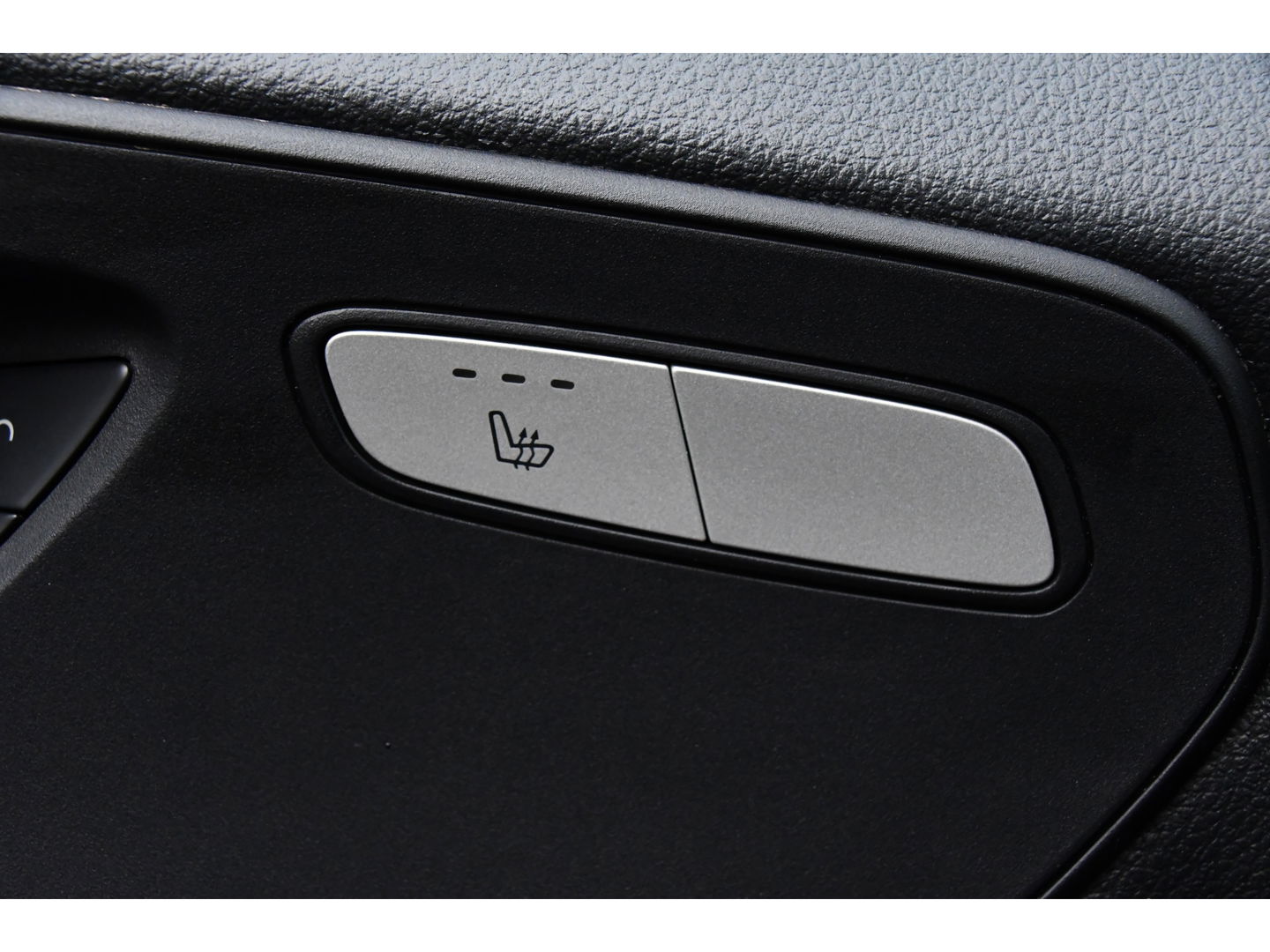 Mercedes-Benz Vito 119 CDI L2 DC Black Edition Camera, Cruise, LED, Carplay, Automaat, Stoelverwarming, 190pk, Trekhaak, Uniek!