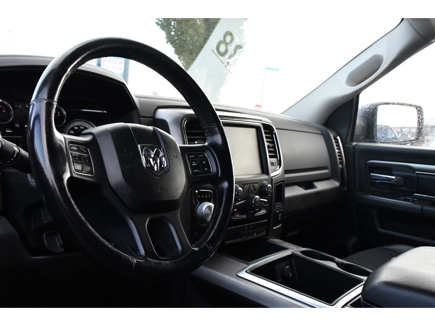 Dodge Ram 1500 5.7 V8 Quad Cab 6'4 Cruise, Camera, 402pk, Automaat, 3500kg, Trekhaak, Stoelverwarming, Leder, Multimedia, Sensoren, Uniek!