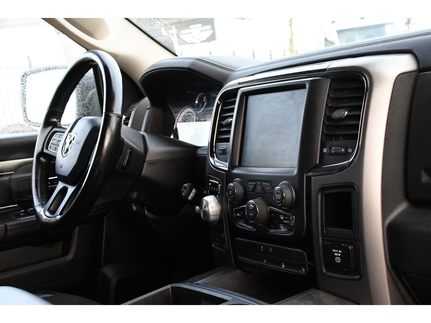 Dodge Ram 1500 5.7 V8 Quad Cab 6'4 Cruise, Camera, 402pk, Automaat, 3500kg, Trekhaak, Stoelverwarming, Leder, Multimedia, Sensoren, Uniek!