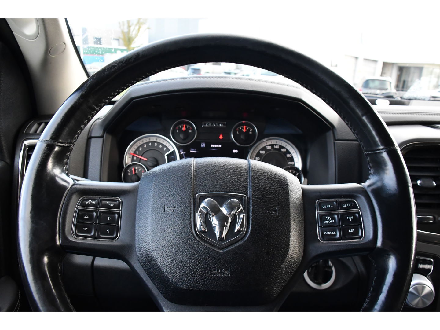 Dodge Ram 1500 5.7 V8 Quad Cab 6'4 Cruise, Camera, 402pk, Automaat, 3500kg, Trekhaak, Stoelverwarming, Leder, Multimedia, Sensoren, Uniek!