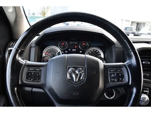 Dodge Ram 1500 5.7 V8 Quad Cab 6'4 Cruise, Camera, 402pk, Automaat, 3500kg, Trekhaak, Stoelverwarming, Leder, Multimedia, Sensoren, Uniek!