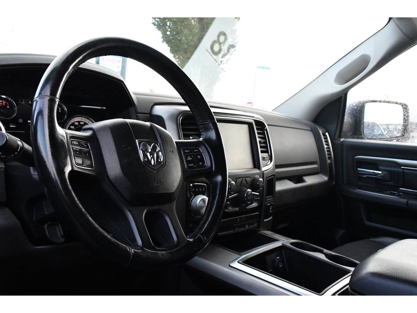 Dodge Ram 1500 5.7 V8 Quad Cab 6'4 Cruise, Camera, 402pk, Automaat, 3500kg, Trekhaak, Stoelverwarming, Leder, Multimedia, Sensoren, Uniek!