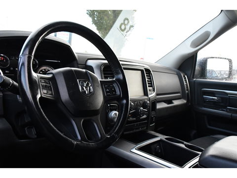 Dodge Ram 1500 5.7 V8 Quad Cab 6'4 Cruise, Camera, 402pk, Automaat, 3500kg, Trekhaak, Stoelverwarming, Leder, Multimedia, Sensoren, Uniek!