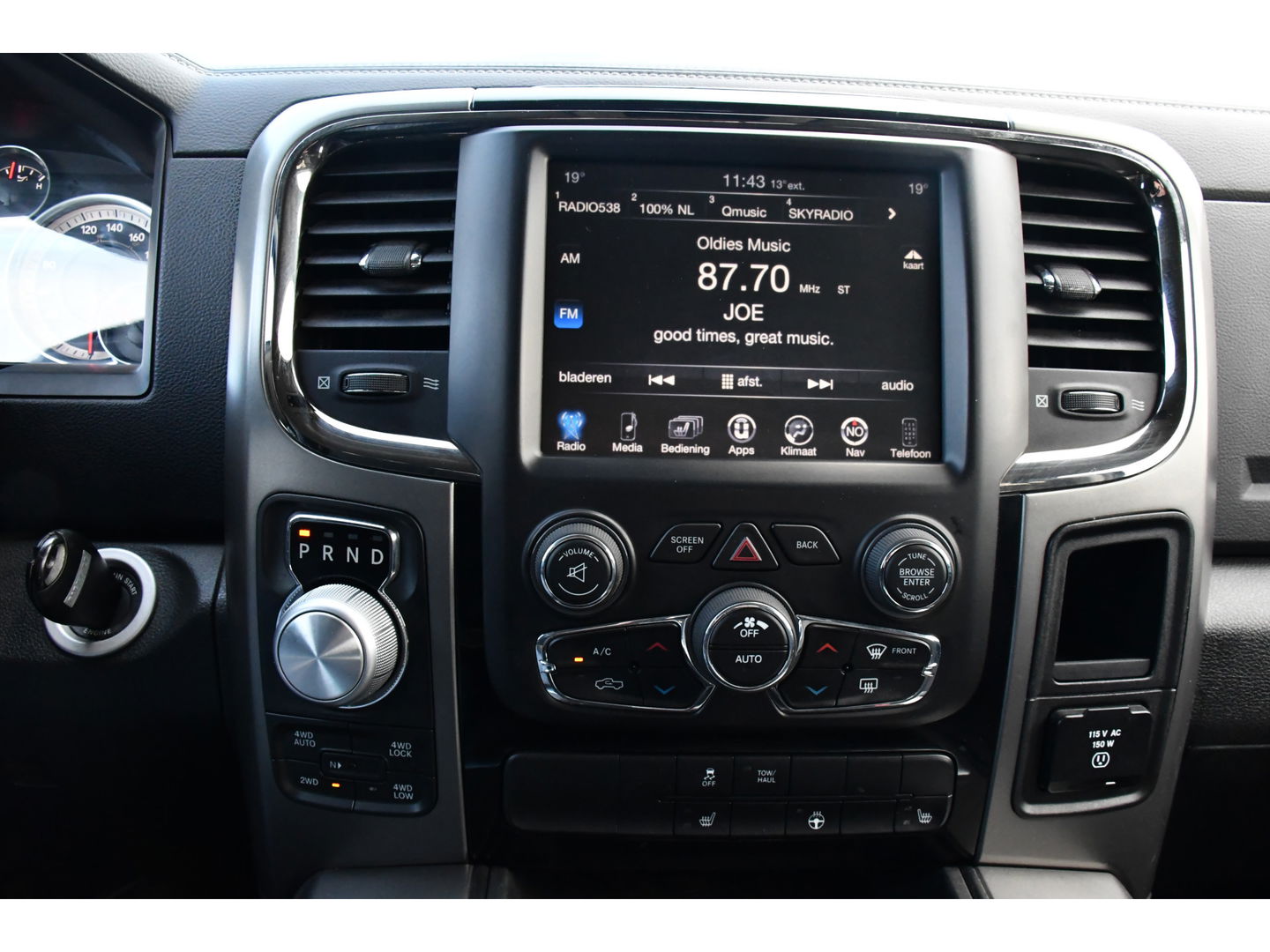 Dodge Ram 1500 5.7 V8 Quad Cab 6'4 Cruise, Camera, 402pk, Automaat, 3500kg, Trekhaak, Stoelverwarming, Leder, Multimedia, Sensoren, Uniek!