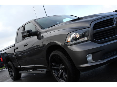 Dodge Ram 1500 5.7 V8 Quad Cab 6'4 Cruise, Camera, 402pk, Automaat, 3500kg, Trekhaak, Stoelverwarming, Leder, Multimedia, Sensoren, Uniek!