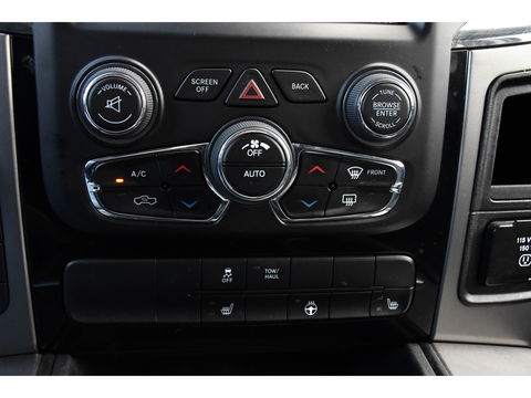 Dodge Ram 1500 5.7 V8 Quad Cab 6'4 Cruise, Camera, 402pk, Automaat, 3500kg, Trekhaak, Stoelverwarming, Leder, Multimedia, Sensoren, Uniek!