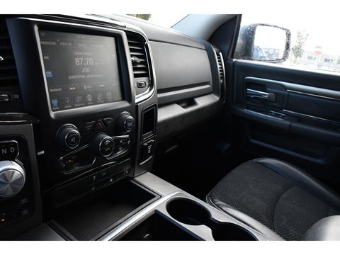 Dodge Ram 1500 5.7 V8 Quad Cab 6'4 Cruise, Camera, 402pk, Automaat, 3500kg, Trekhaak, Stoelverwarming, Leder, Multimedia, Sensoren, Uniek!