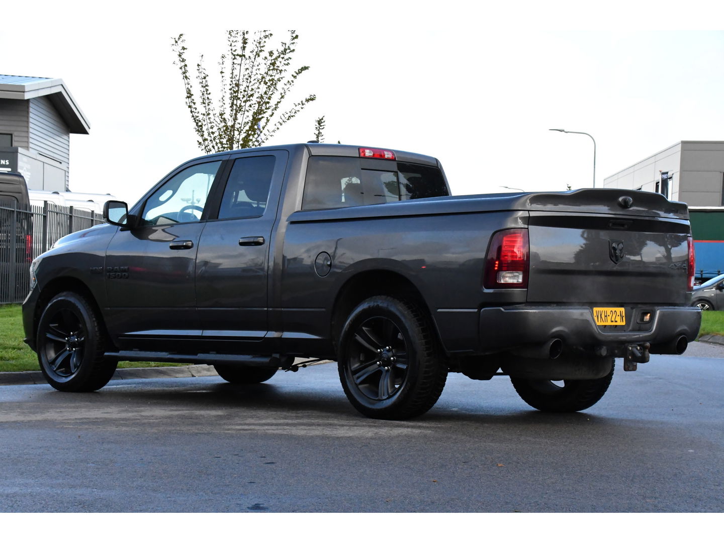 Dodge Ram 1500 5.7 V8 Quad Cab 6'4 Cruise, Camera, 402pk, Automaat, 3500kg, Trekhaak, Stoelverwarming, Leder, Multimedia, Sensoren, Uniek!
