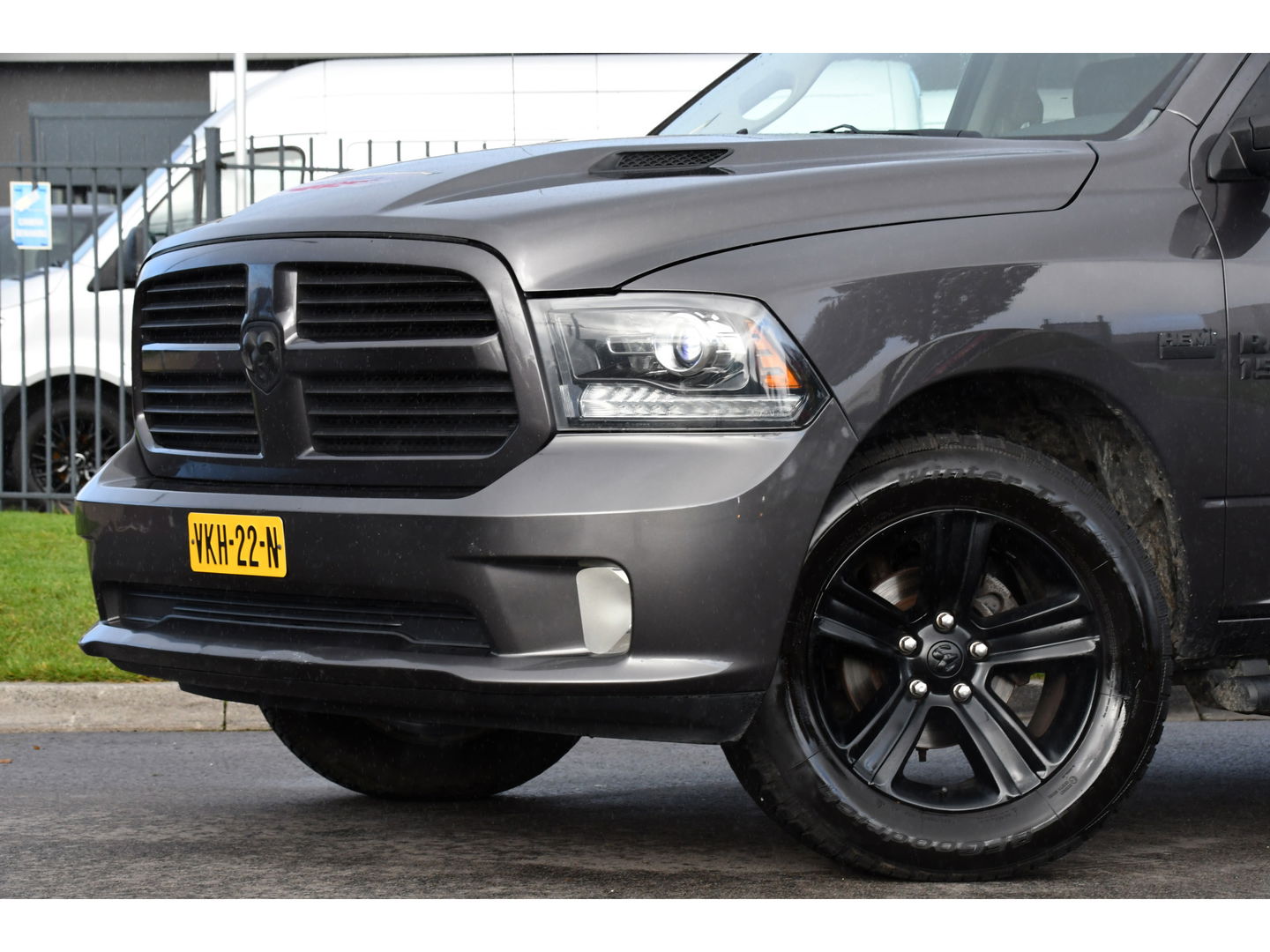 Dodge Ram 1500 5.7 V8 Quad Cab 6'4 Cruise, Camera, 402pk, Automaat, 3500kg, Trekhaak, Stoelverwarming, Leder, Multimedia, Sensoren, Uniek!