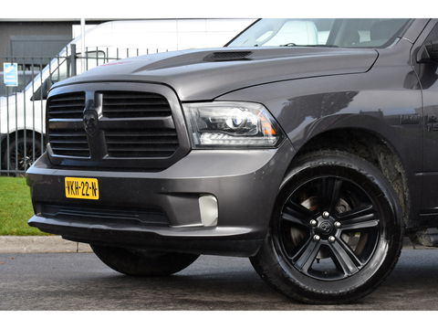 Dodge Ram 1500 5.7 V8 Quad Cab 6'4 Cruise, Camera, 402pk, Automaat, 3500kg, Trekhaak, Stoelverwarming, Leder, Multimedia, Sensoren, Uniek!