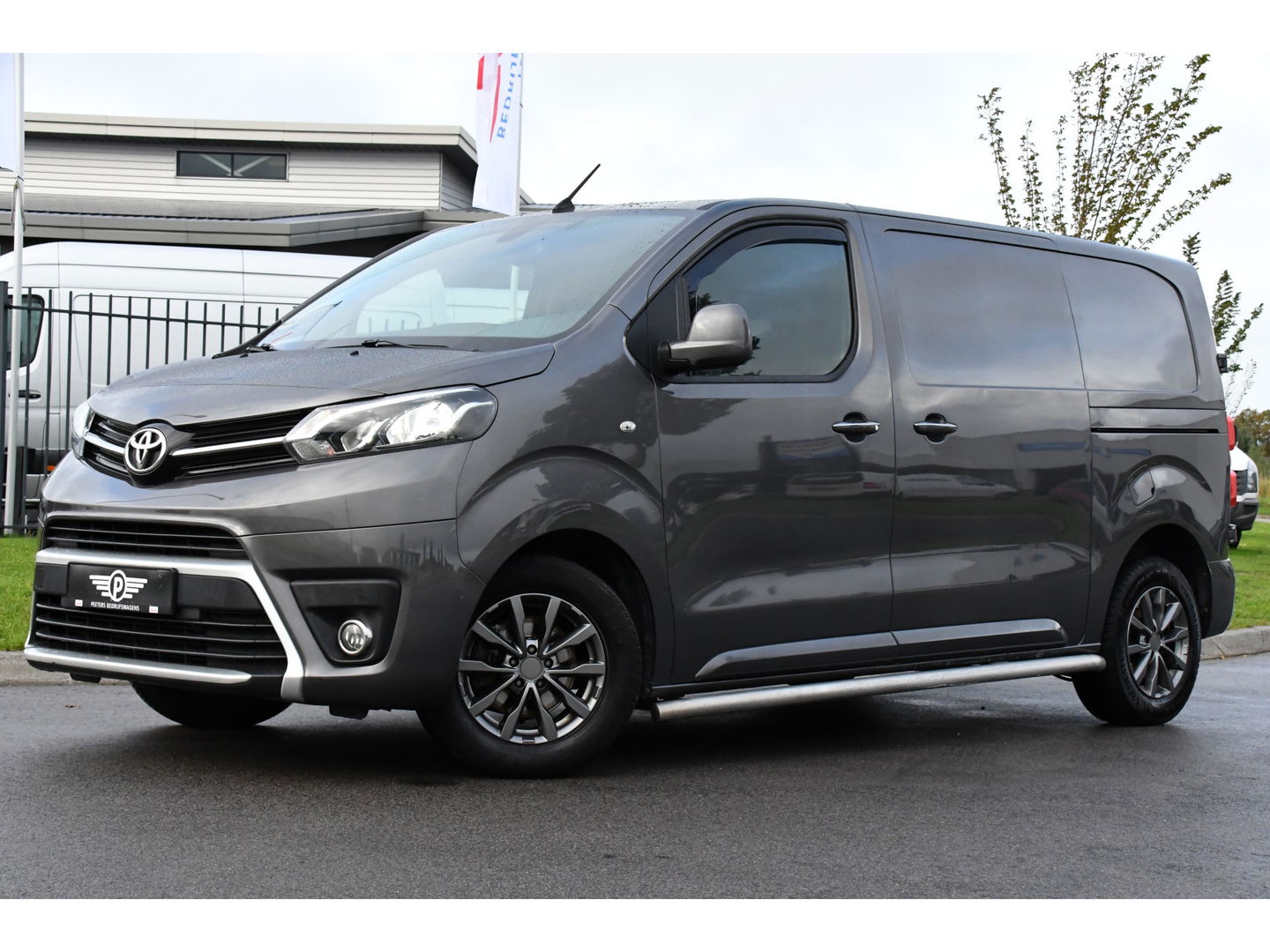 Toyota ProAce Worker 2.0 D-4D Professional Full Options, Camera, Cruise, 2 x Schuifdeur, Clima, Keyless, Multimedia, Trekhaak, Sensoren, 150pk, Uniek!