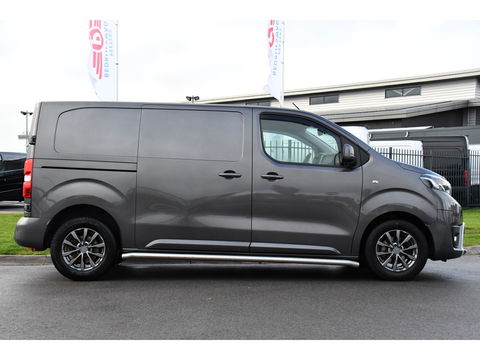 Toyota ProAce Worker 2.0 D-4D Professional Full Options, Camera, Cruise, 2 x Schuifdeur, Clima, Keyless, Multimedia, Trekhaak, Sensoren, 150pk, Uniek!