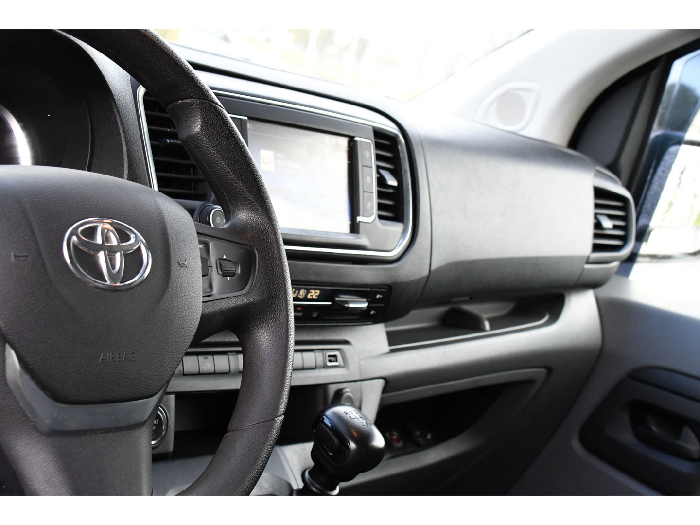 Toyota ProAce Worker 2.0 D-4D Professional Full Options, Camera, Cruise, 2 x Schuifdeur, Clima, Keyless, Multimedia, Trekhaak, Sensoren, 150pk, Uniek!