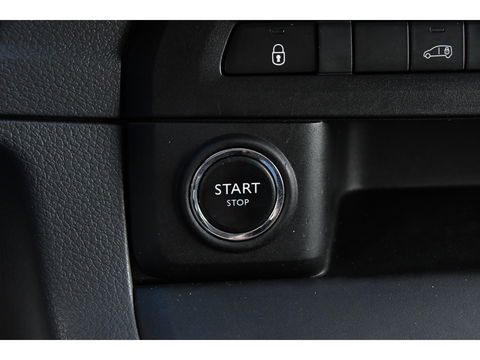 Toyota ProAce Worker 2.0 D-4D Professional Full Options, Camera, Cruise, 2 x Schuifdeur, Clima, Keyless, Multimedia, Trekhaak, Sensoren, 150pk, Uniek!
