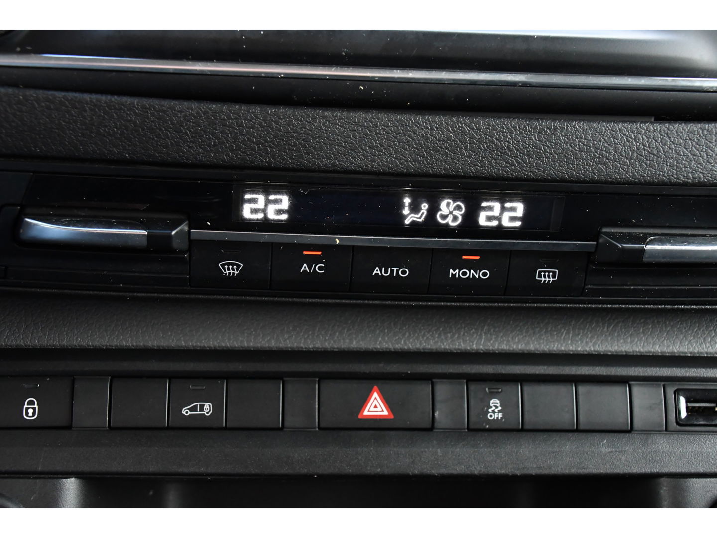 Toyota ProAce Worker 2.0 D-4D Professional Full Options, Camera, Cruise, 2 x Schuifdeur, Clima, Keyless, Multimedia, Trekhaak, Sensoren, 150pk, Uniek!