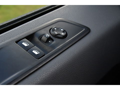Toyota ProAce Worker 2.0 D-4D Professional Full Options, Camera, Cruise, 2 x Schuifdeur, Clima, Keyless, Multimedia, Trekhaak, Sensoren, 150pk, Uniek!