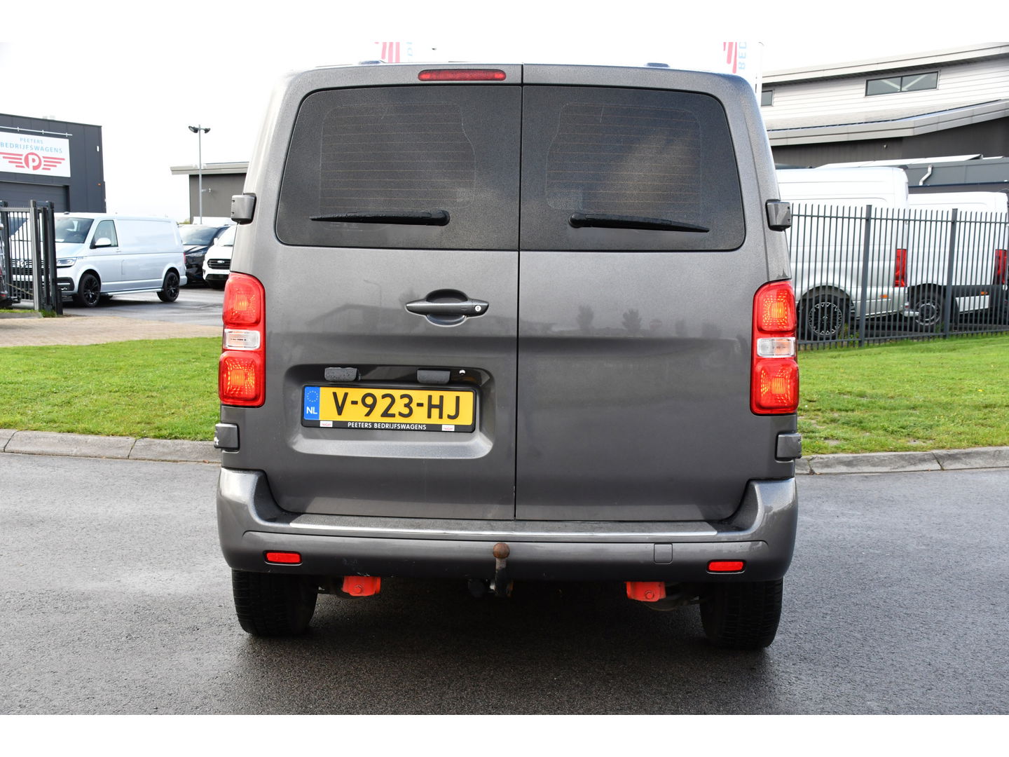 Toyota ProAce Worker 2.0 D-4D Professional Full Options, Camera, Cruise, 2 x Schuifdeur, Clima, Keyless, Multimedia, Trekhaak, Sensoren, 150pk, Uniek!