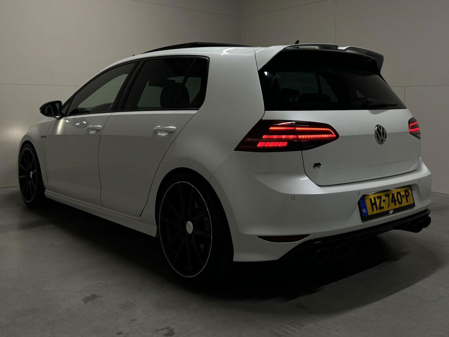 Volkswagen Golf 2.0 TSI R 4Motion Pano Virtual Miltek Leer Carplay