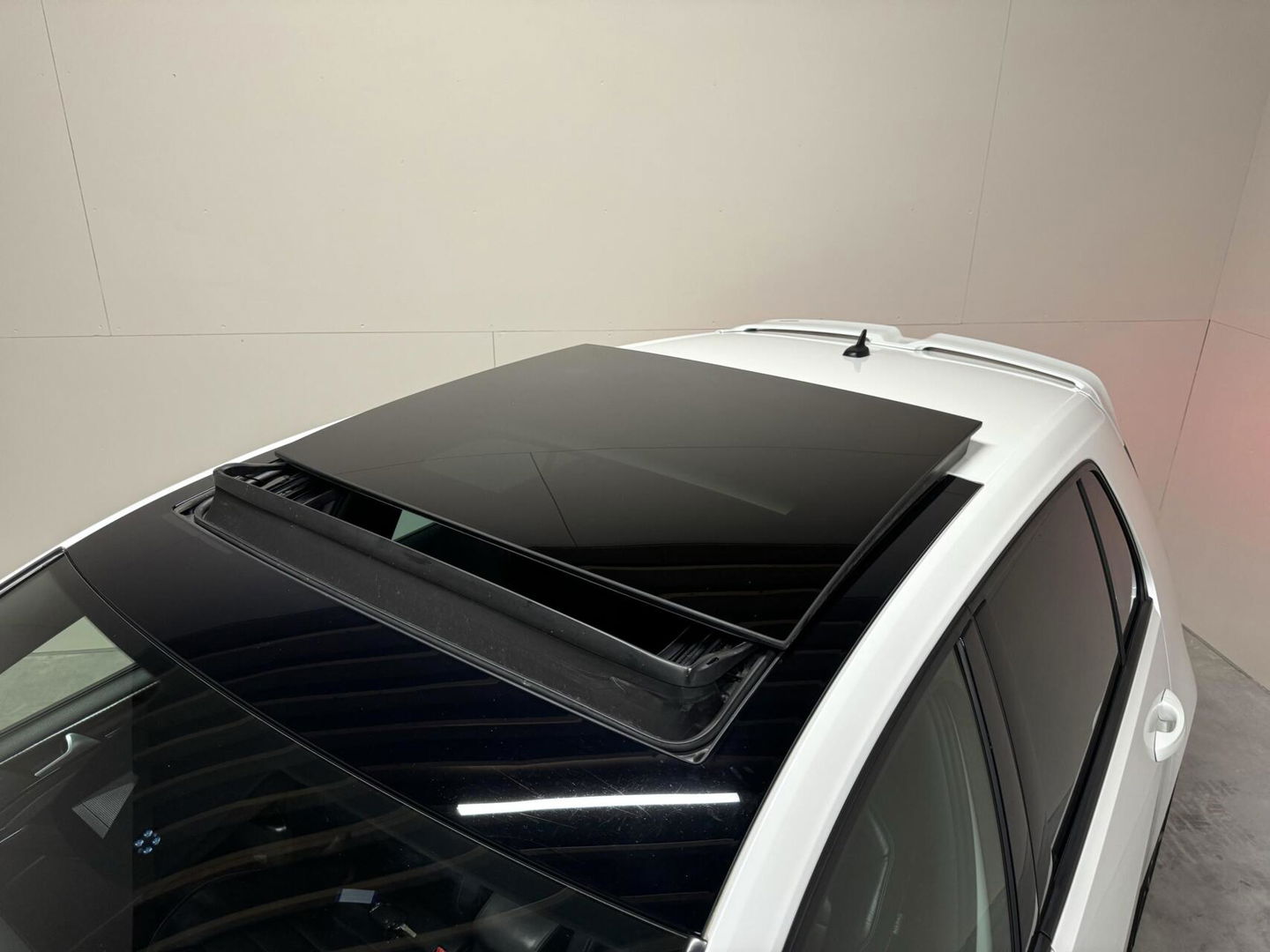 Volkswagen Golf 2.0 TSI R 4Motion Pano Virtual Miltek Leer Carplay