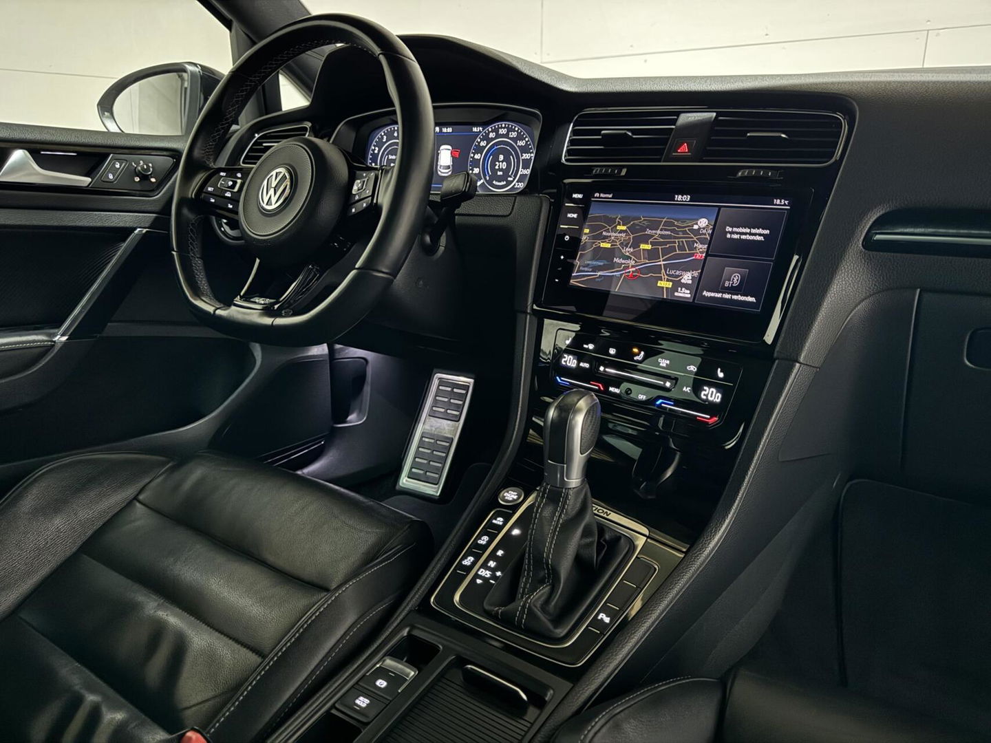Volkswagen Golf 2.0 TSI R 4Motion Pano Virtual Miltek Leer Carplay