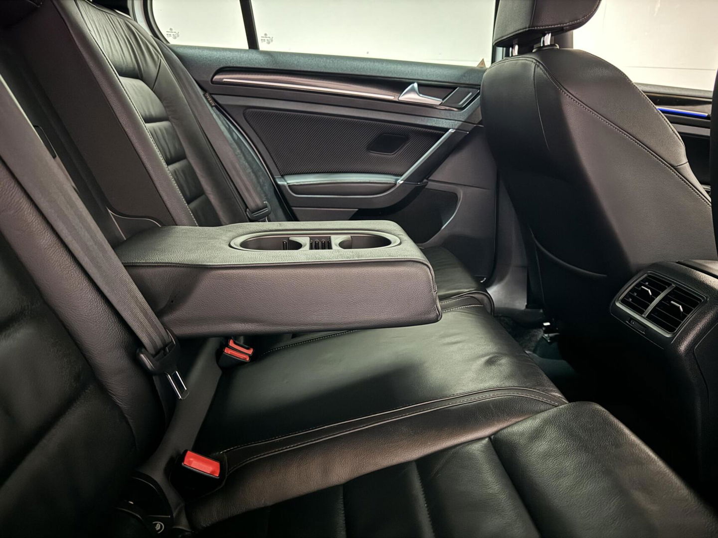 Volkswagen Golf 2.0 TSI R 4Motion Pano Virtual Miltek Leer Carplay