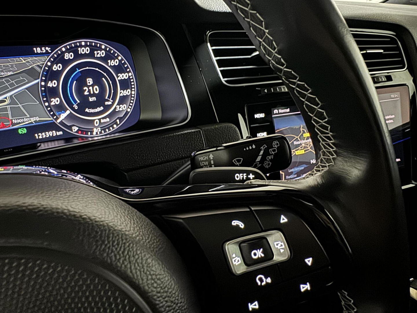 Volkswagen Golf 2.0 TSI R 4Motion Pano Virtual Miltek Leer Carplay