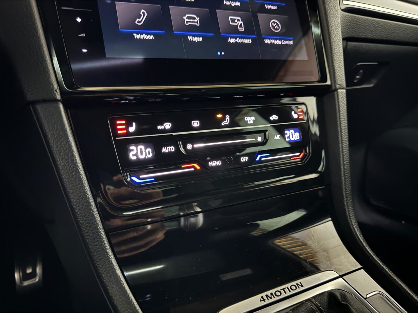 Volkswagen Golf 2.0 TSI R 4Motion Pano Virtual Miltek Leer Carplay