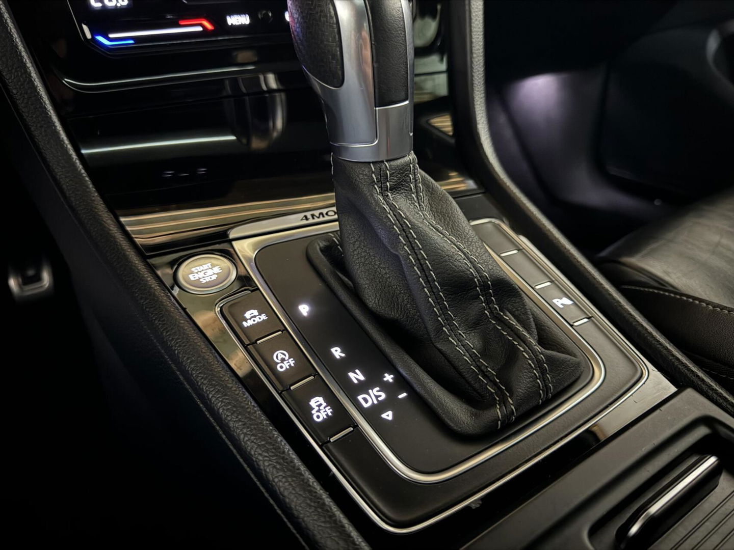 Volkswagen Golf 2.0 TSI R 4Motion Pano Virtual Miltek Leer Carplay