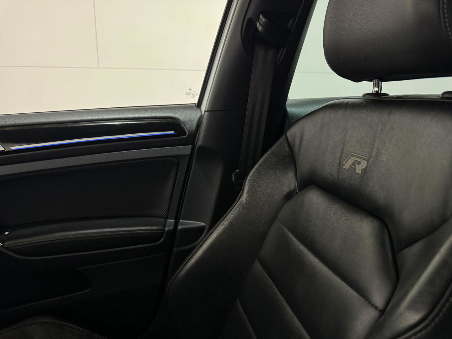 Volkswagen Golf 2.0 TSI R 4Motion Pano Virtual Miltek Leer Carplay