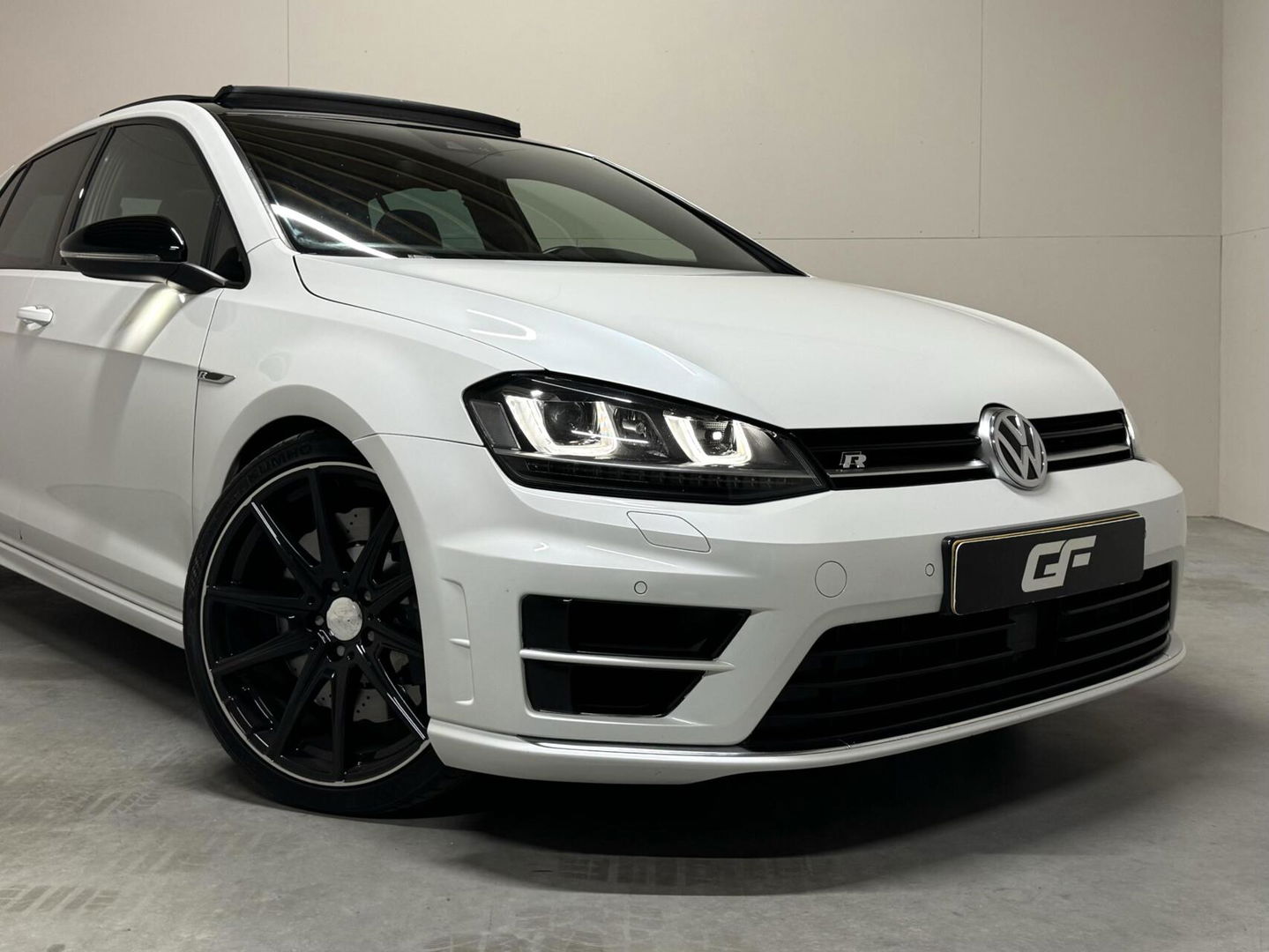 Volkswagen Golf 2.0 TSI R 4Motion Pano Virtual Miltek Leer Carplay