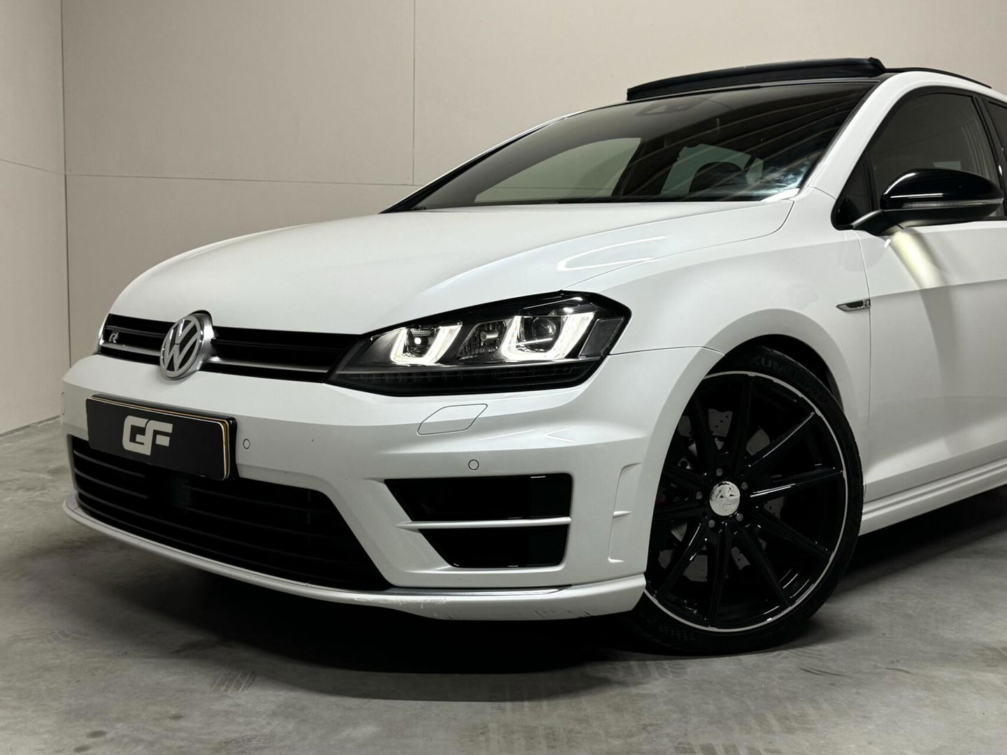 Volkswagen Golf 2.0 TSI R 4Motion Pano Virtual Miltek Leer Carplay