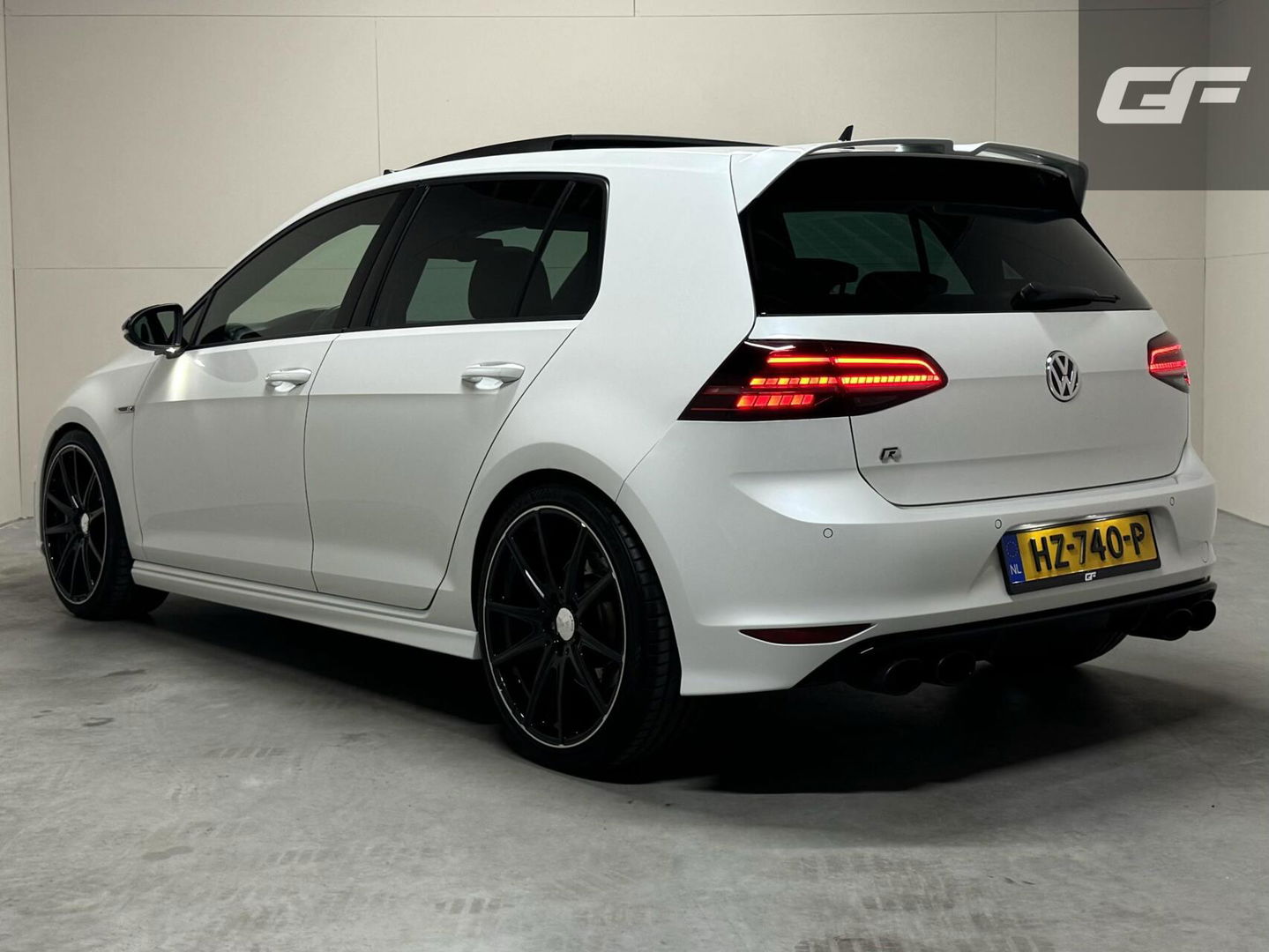 Volkswagen Golf 2.0 TSI R 4Motion Pano Virtual Miltek Leer Carplay
