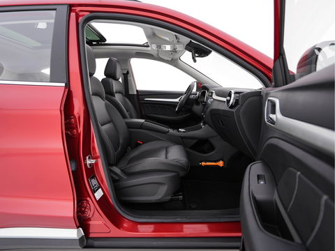 MG ZS EV Luxury 45 kWh {SOH-96%} Aut. *PANO | LUXURY-LEATHER | CCS-FASTLOADER | KEYLESS | NAVI-FULLMAP | ADAPTIVE-CRUISE | CAMERA | HEATED-SPORTSEATS | CARPLAY | BLINDSPOT | DAB | LANE-ASSIST | PRIVACY-GLASS | 17''ALU*