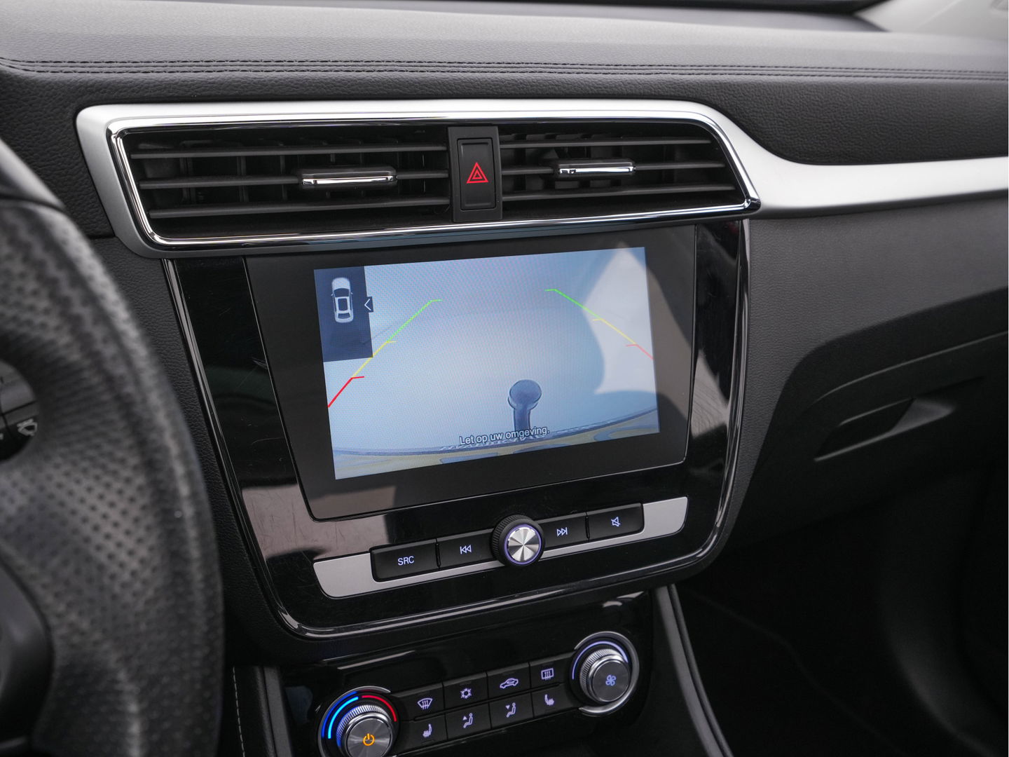 MG ZS EV Luxury 45 kWh {SOH-96%} Aut. *PANO | LUXURY-LEATHER | CCS-FASTLOADER | KEYLESS | NAVI-FULLMAP | ADAPTIVE-CRUISE | CAMERA | HEATED-SPORTSEATS | CARPLAY | BLINDSPOT | DAB | LANE-ASSIST | PRIVACY-GLASS | 17''ALU*