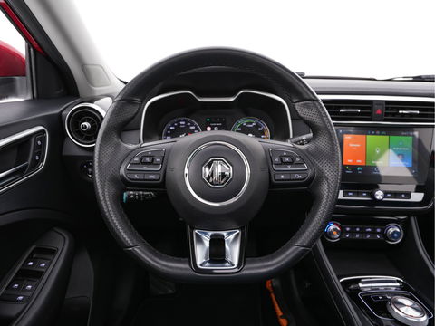 MG ZS EV Luxury 45 kWh {SOH-96%} Aut. *PANO | LUXURY-LEATHER | CCS-FASTLOADER | KEYLESS | NAVI-FULLMAP | ADAPTIVE-CRUISE | CAMERA | HEATED-SPORTSEATS | CARPLAY | BLINDSPOT | DAB | LANE-ASSIST | PRIVACY-GLASS | 17''ALU*