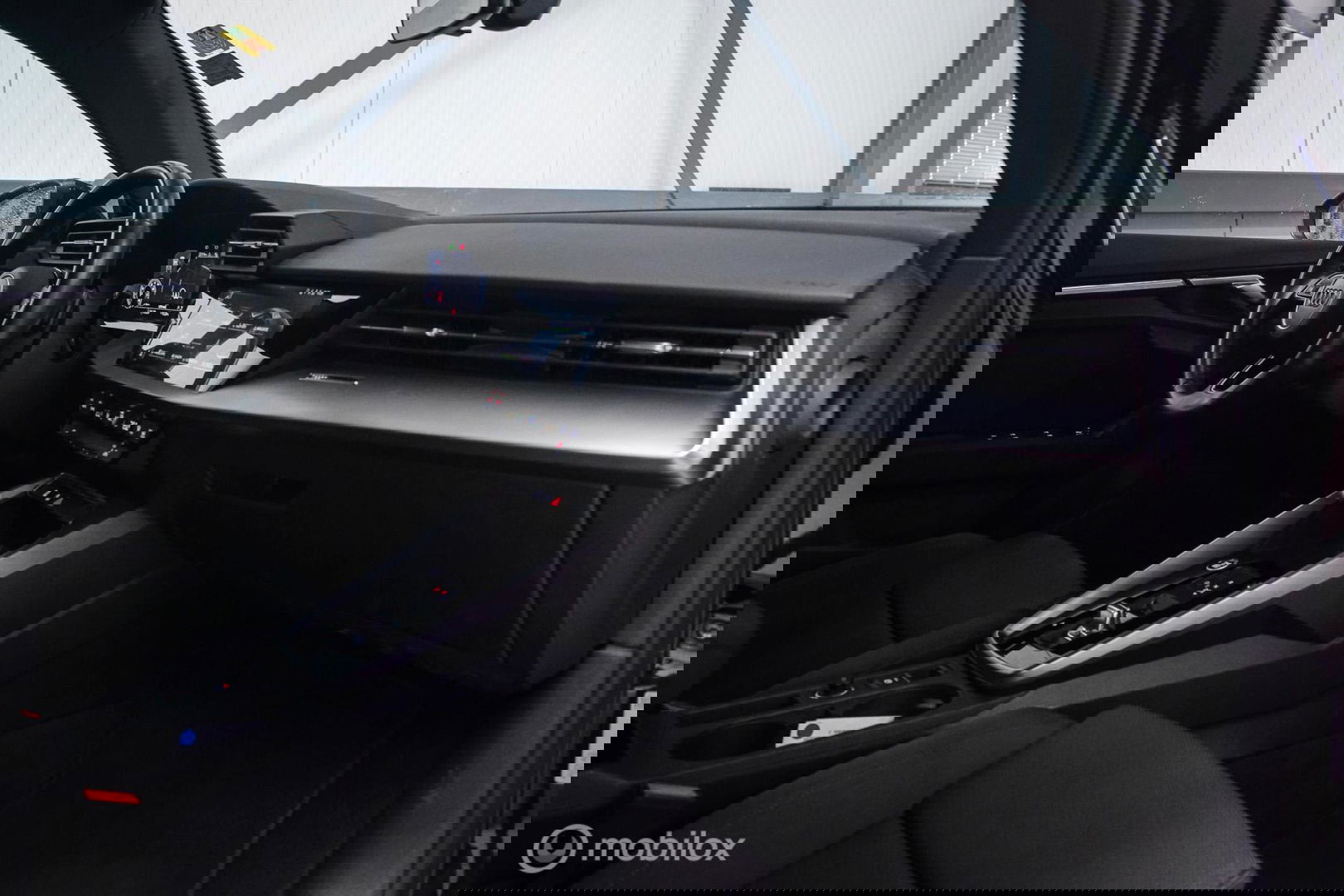Audi A3 Sportback 35 TFSI Business edition 150 pk | ACC | LED | Sportstoelen | NAP NL auto | VC | incl BTW |