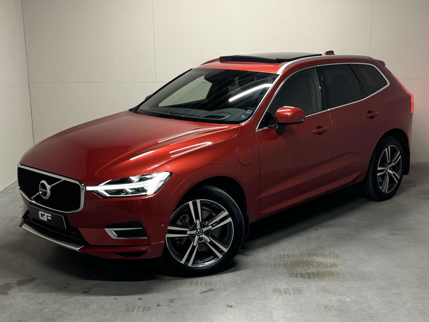 Volvo XC60 2.0 T8 Twin Engine AWD Pano Memory 360° HUD Autopilot Carplay Trekh.