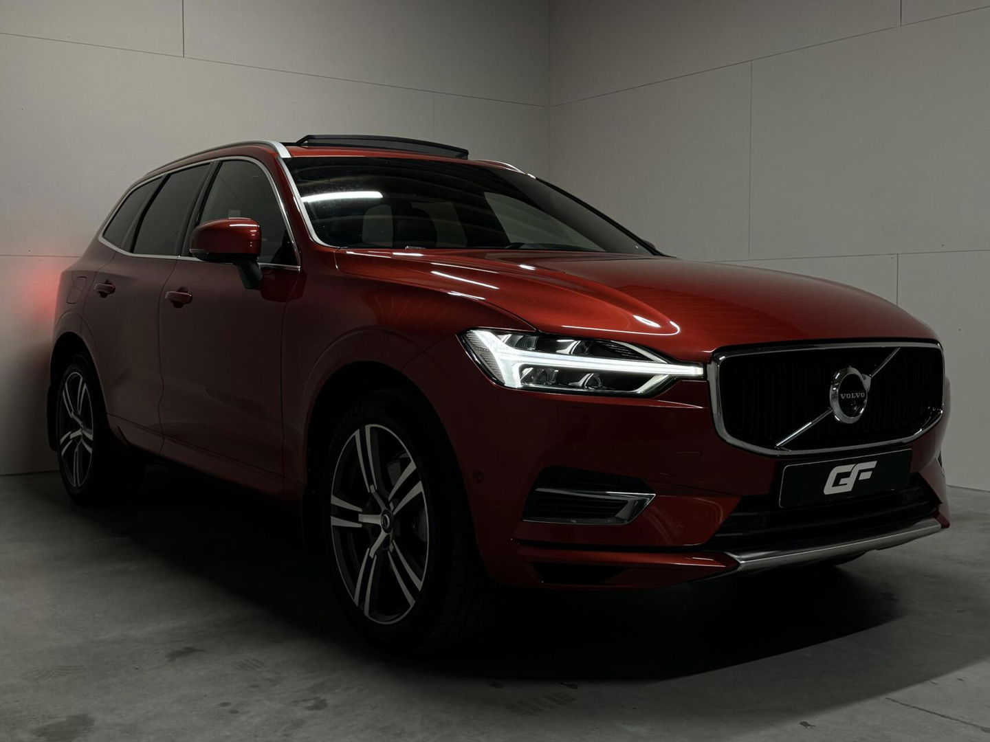 Volvo XC60 2.0 T8 Twin Engine AWD Pano Memory 360° HUD Autopilot Carplay Trekh.
